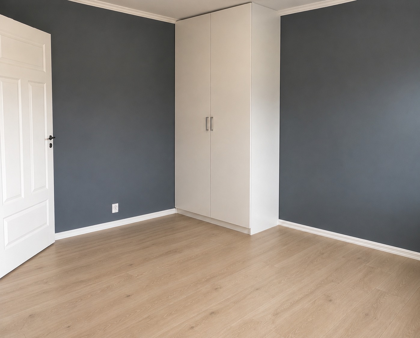 Soverom med garderobe